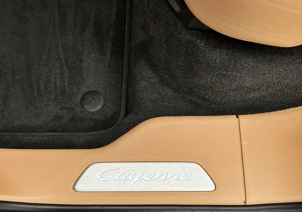 Porsche Cayenne cena 379000 przebieg: 42025, rok produkcji 2021 z Sokołów Małopolski małe 781